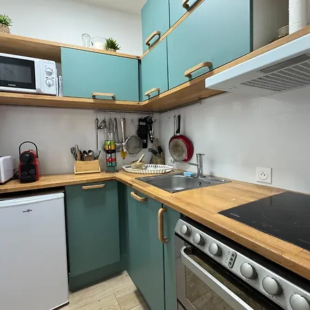Apartment T2 Well Equipped With Balcony In